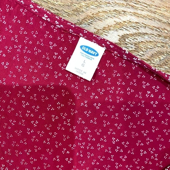 Maroon Polka Sleeveless Blouse ~Like NEW 🤍 - Picture 8 of 12